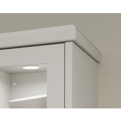 Close-up image of Bella bullnose cornice.