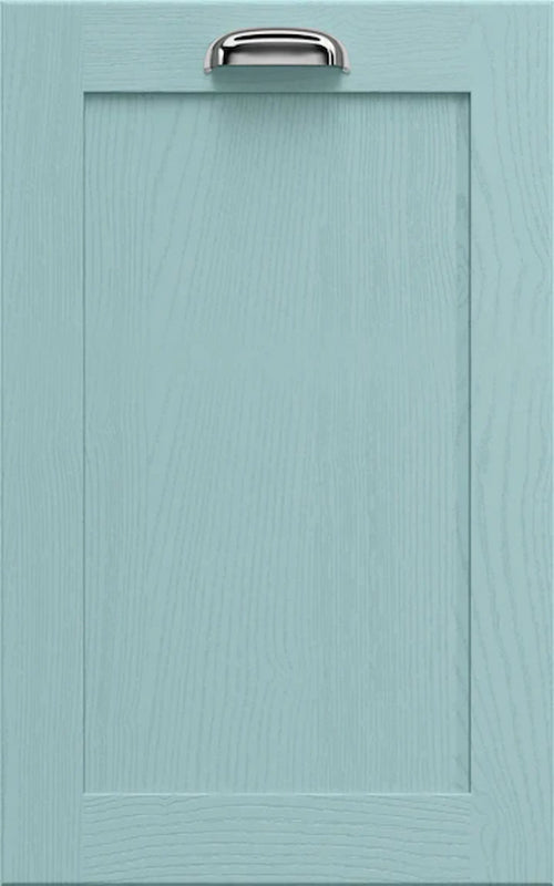 Newmarket Fjord door with a silver handle.